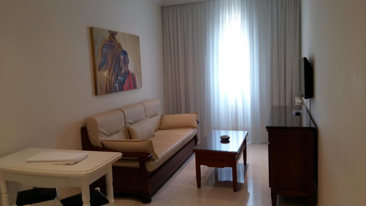 Apartamentos Maritimo Suites-Solo Adultos O Grove Esterno foto