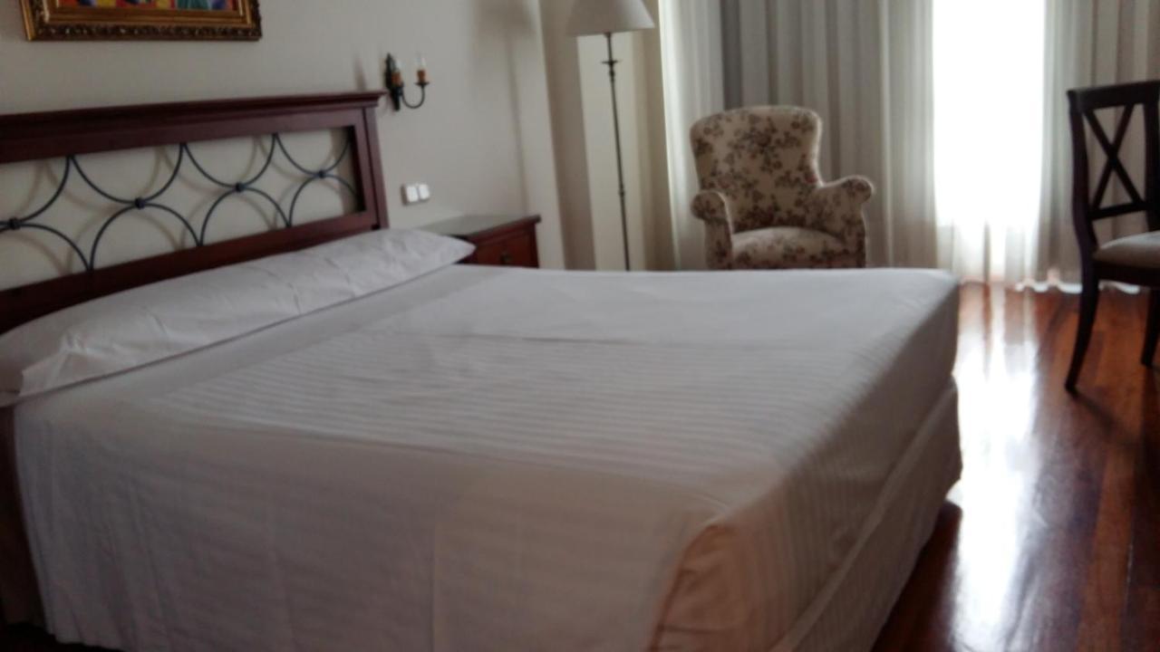 Apartamentos Maritimo Suites-Solo Adultos O Grove Esterno foto
