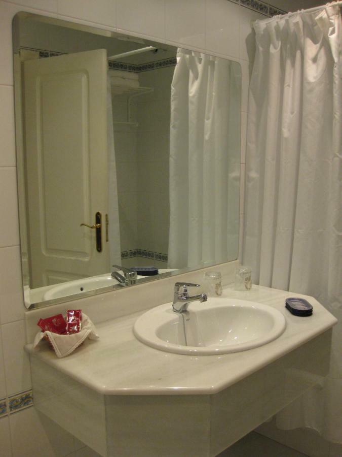 Apartamentos Maritimo Suites-Solo Adultos O Grove Esterno foto